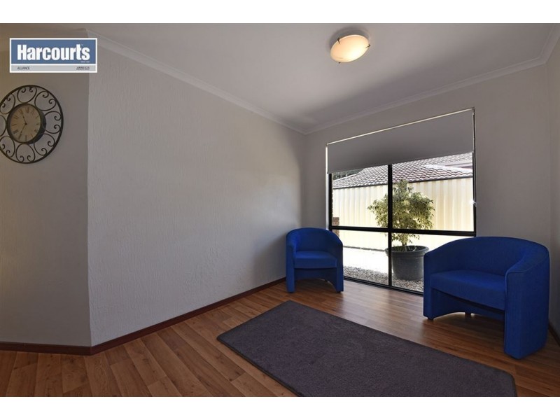 8 Hillside Close, Edgewater WA 6027