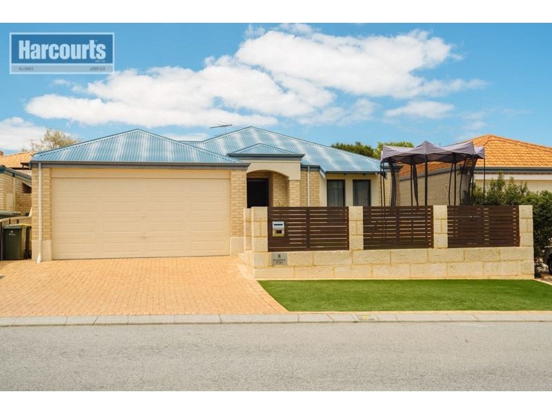 8 Marriot Turn, Currambine WA 6028