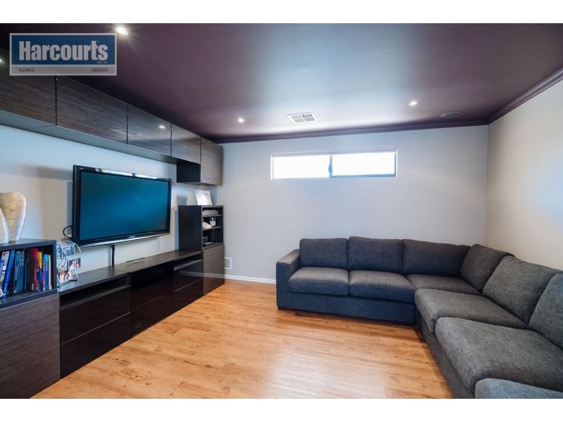 8 Marriot Turn, Currambine WA 6028