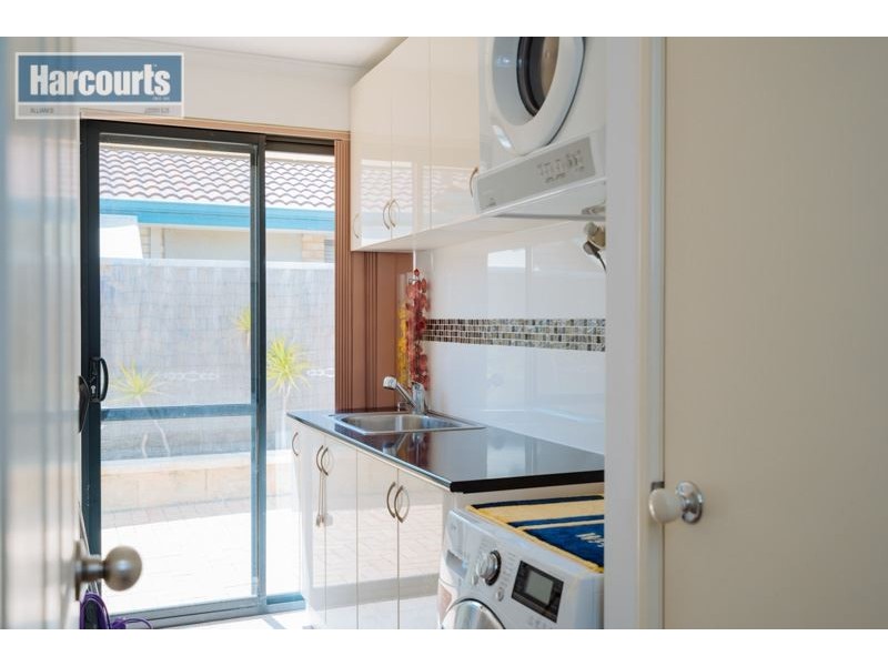 8 Marriot Turn, Currambine WA 6028