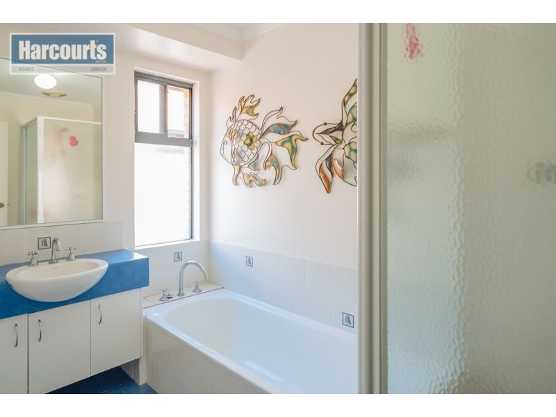 8 Marriot Turn, Currambine WA 6028