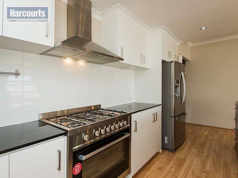 4 Bindi Way, Landsdale WA 6065