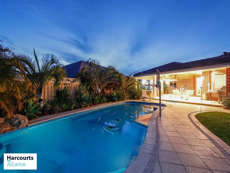 11 La Grange Loop, Currambine WA 6028