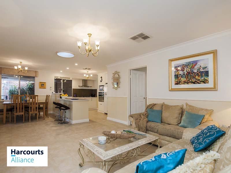 11 La Grange Loop, Currambine WA 6028