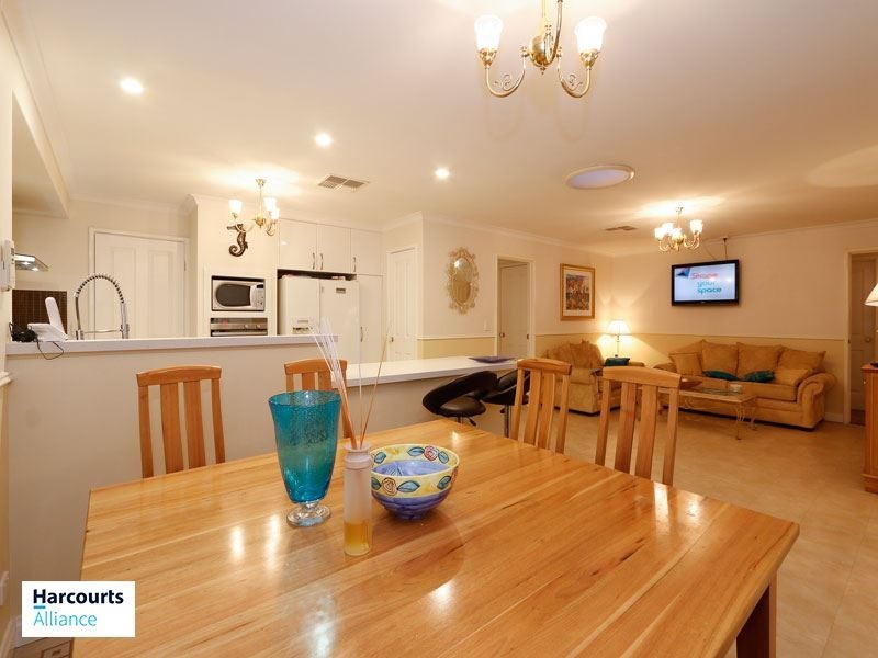 11 La Grange Loop, Currambine WA 6028