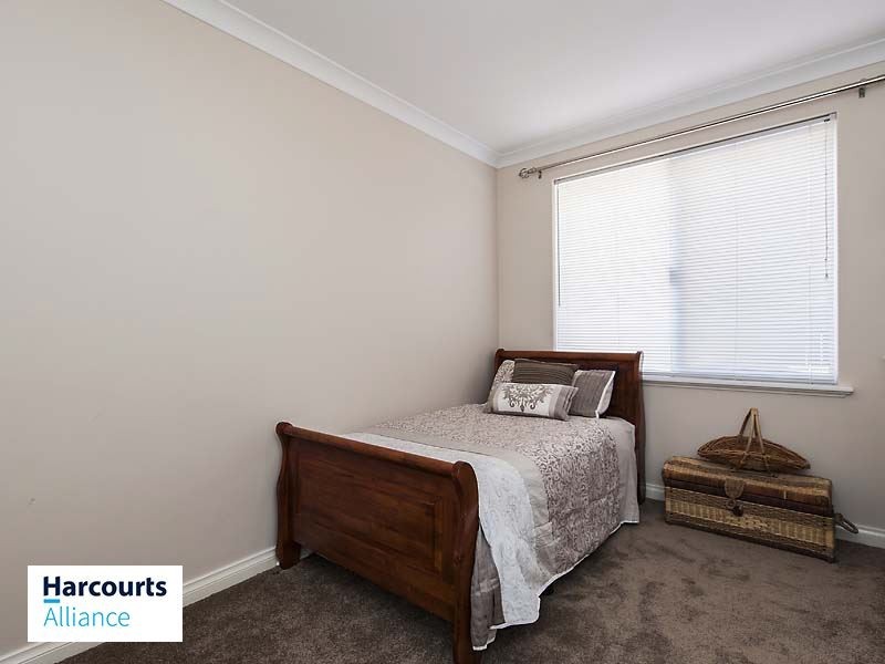 11 La Grange Loop, Currambine WA 6028