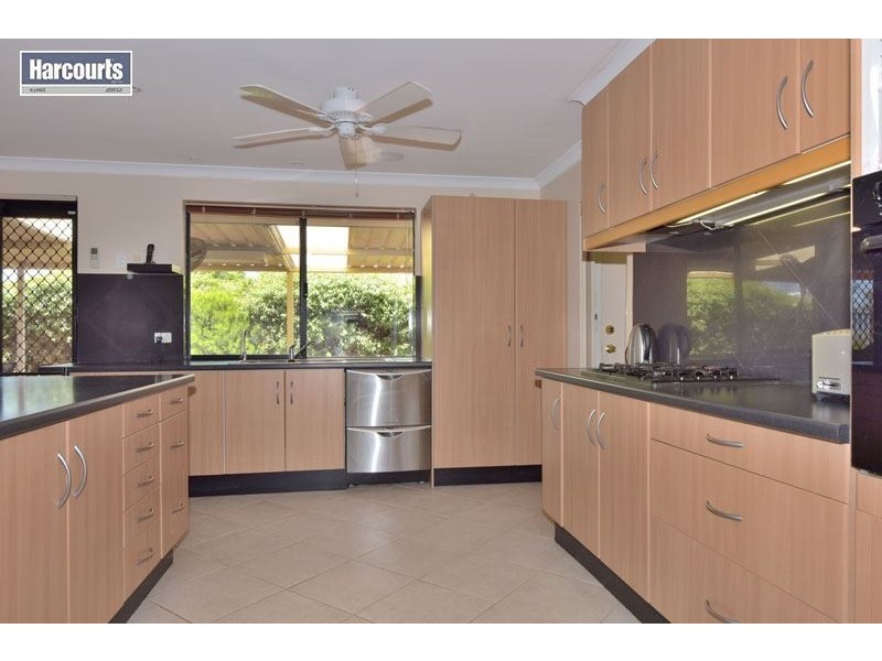 32 Lombardy Crescent, Caversham WA 6055