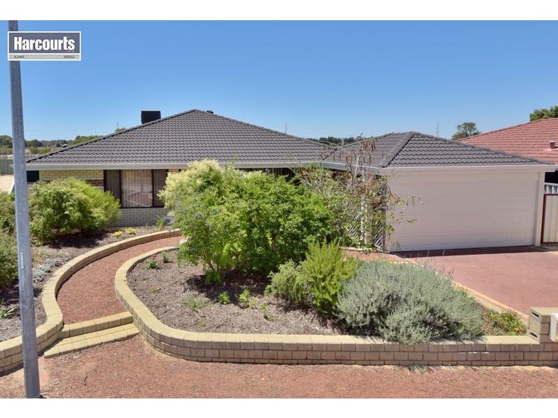 32 Lombardy Crescent, Caversham WA 6055