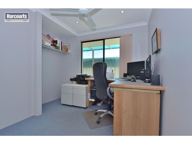 32 Lombardy Crescent, Caversham WA 6055