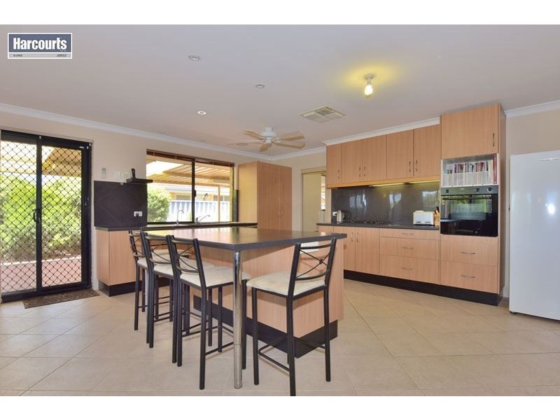 32 Lombardy Crescent, Caversham WA 6055