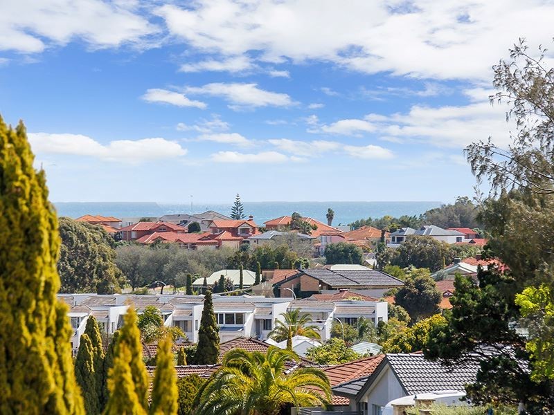 2 Weldwood Road, Ocean Reef WA 6027