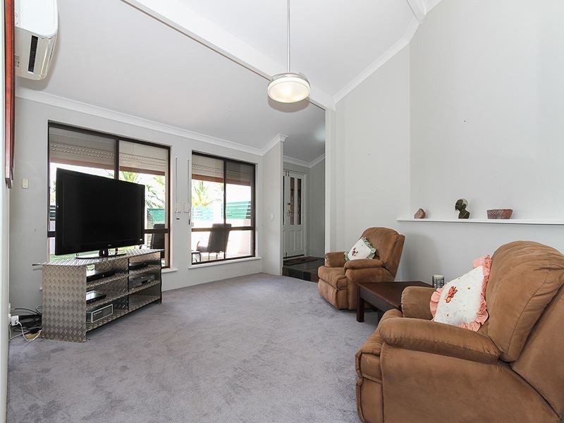 2 Weldwood Road, Ocean Reef WA 6027