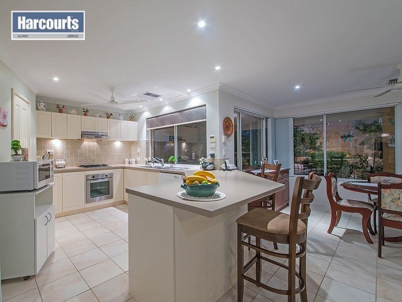 124 St Stephens Crescent, Tapping WA 6065