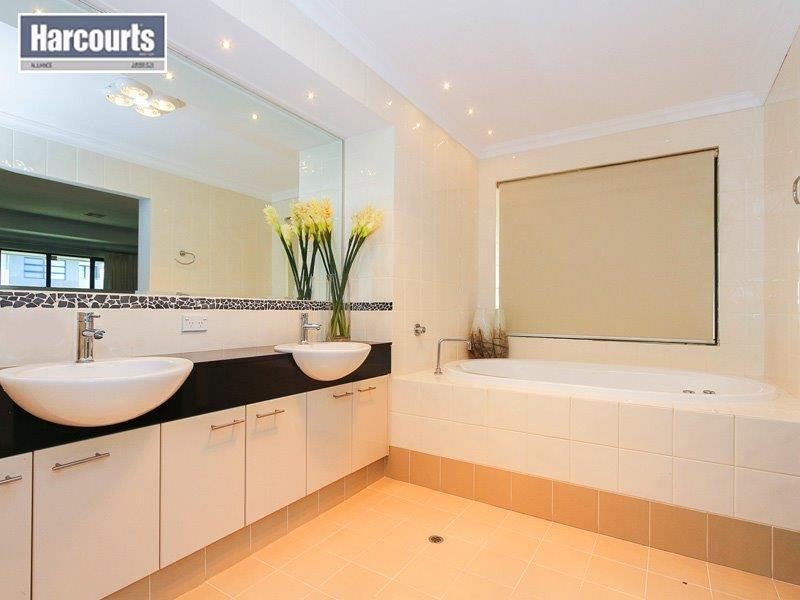 13 Tyringa Crescent, Burns Beach WA 6028