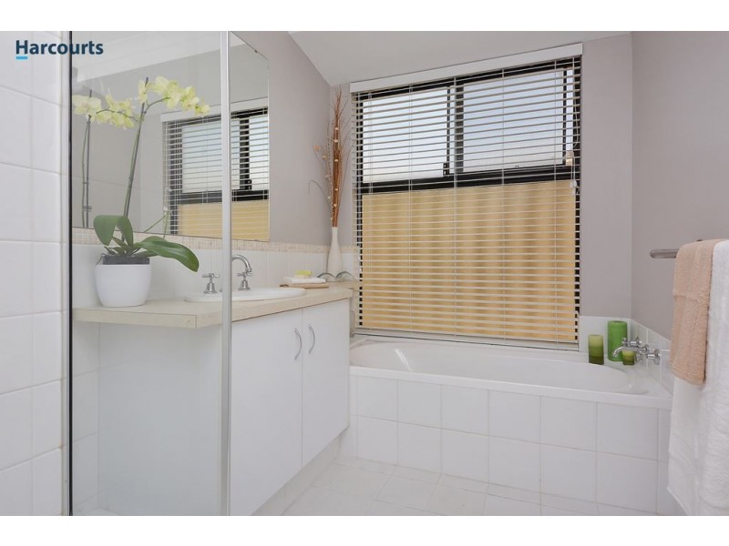 9 Sanctuary Gardens, Ridgewood WA 6030