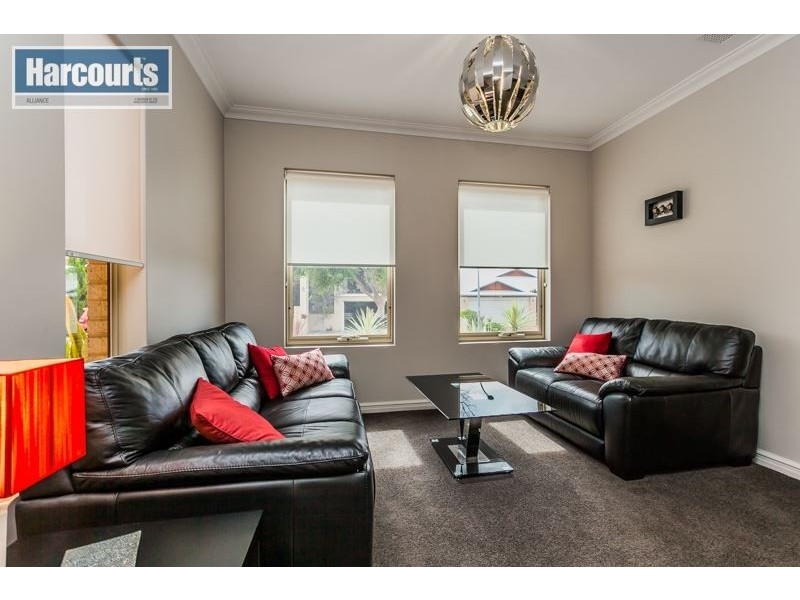6 Raphael Lane, Currambine WA 6028