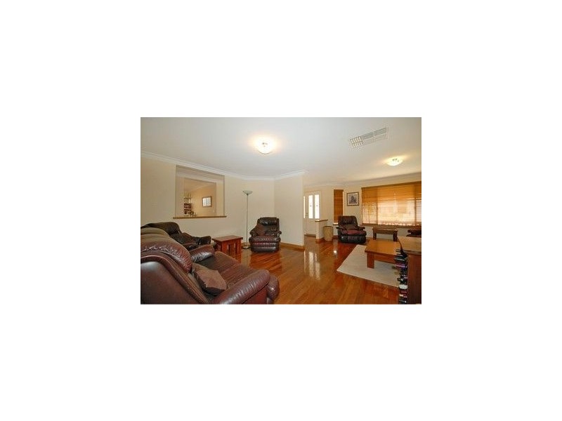 25 Santa Ana Mews, Currambine WA 6028