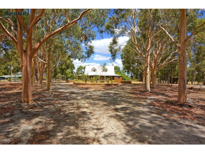 264 Neaves Road, Mariginiup WA 6078