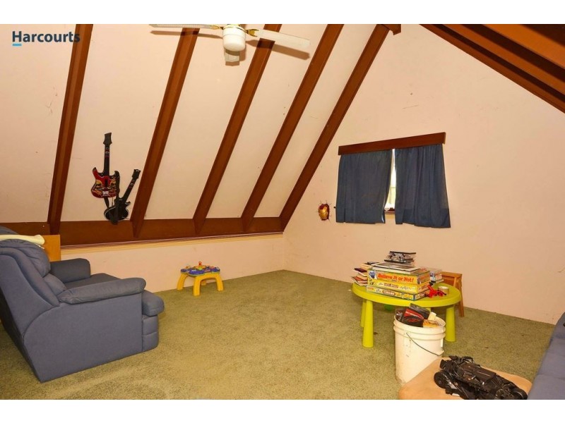 264 Neaves Road, Mariginiup WA 6078