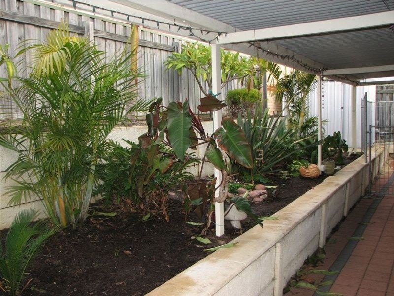 4 Lamas Grove, Landsdale WA 6065