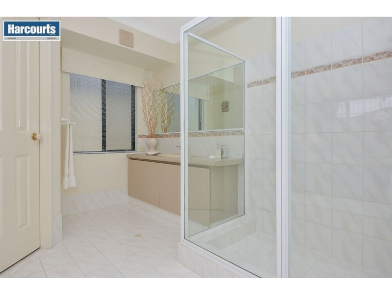 1 Bute Court, Kinross WA 6028