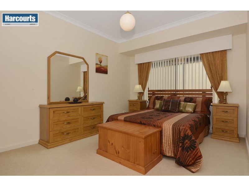 1 Bute Court, Kinross WA 6028