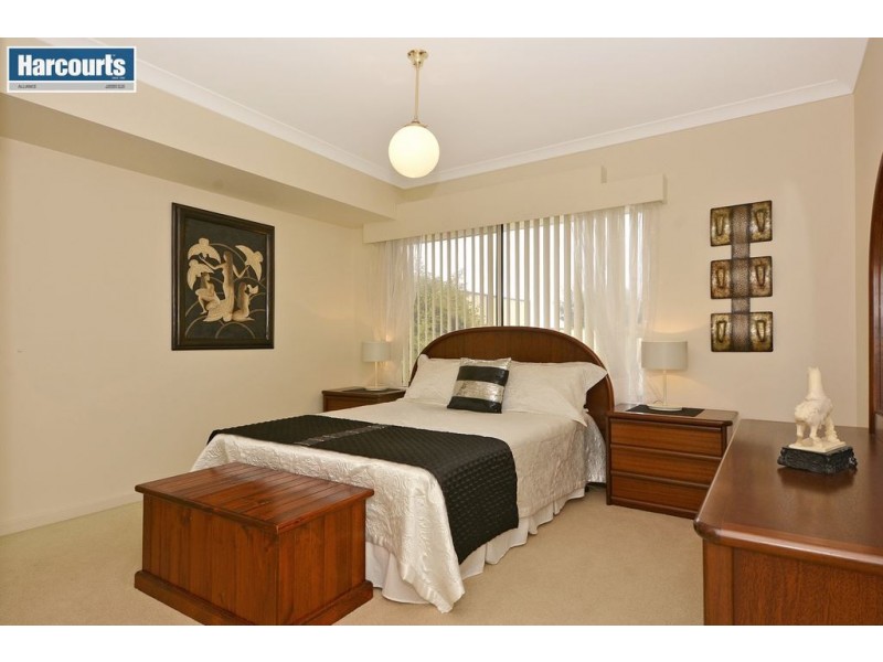 1 Bute Court, Kinross WA 6028