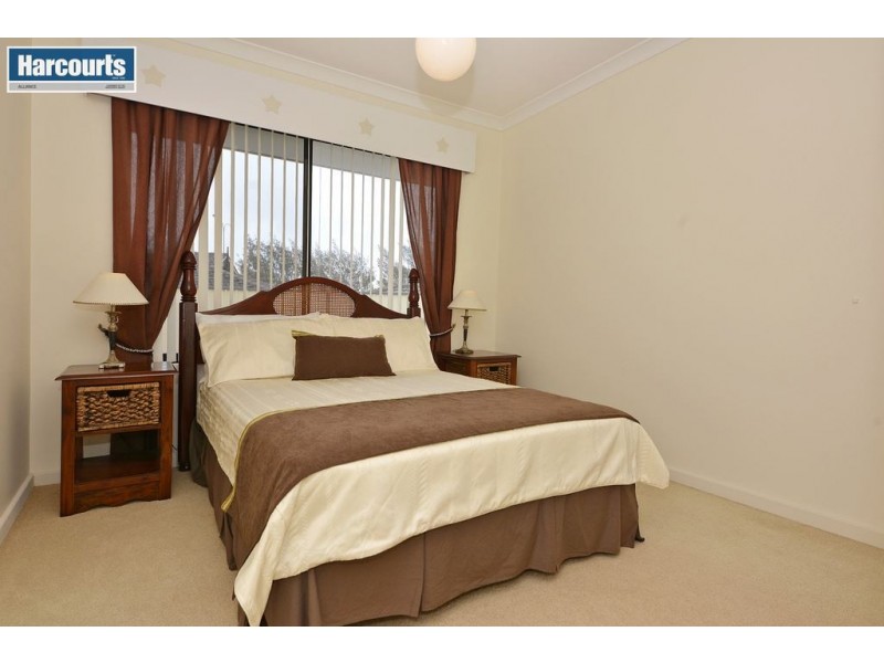 1 Bute Court, Kinross WA 6028