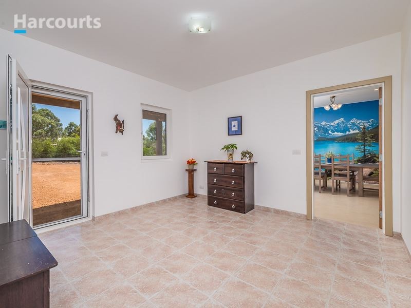 279 Ayrshire Loop, Lower Chittering WA 6084