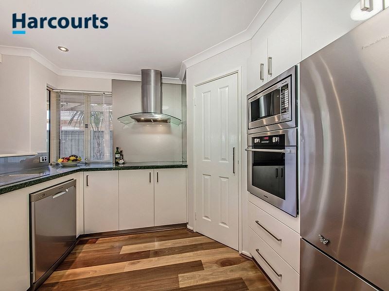 25 Meadowbrook Promenade, Currambine WA 6028