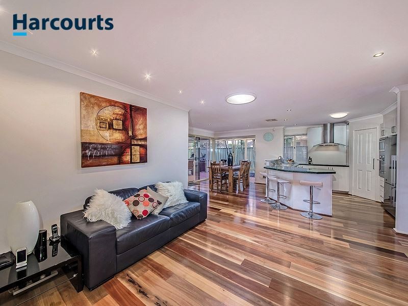 25 Meadowbrook Promenade, Currambine WA 6028