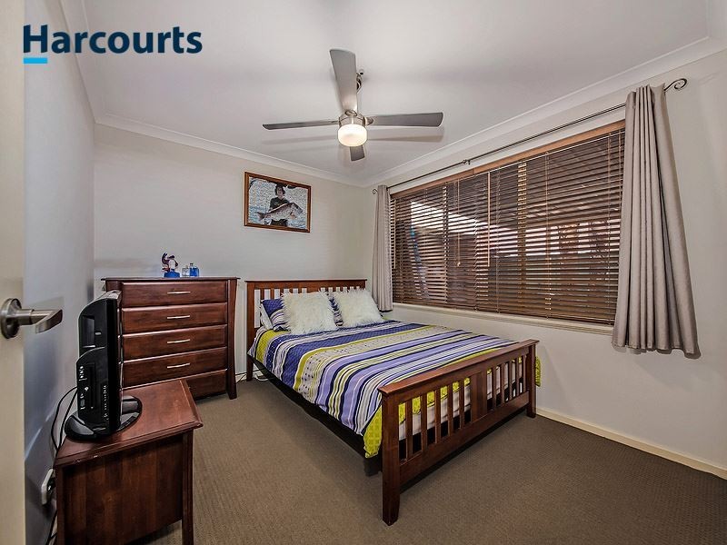 25 Meadowbrook Promenade, Currambine WA 6028