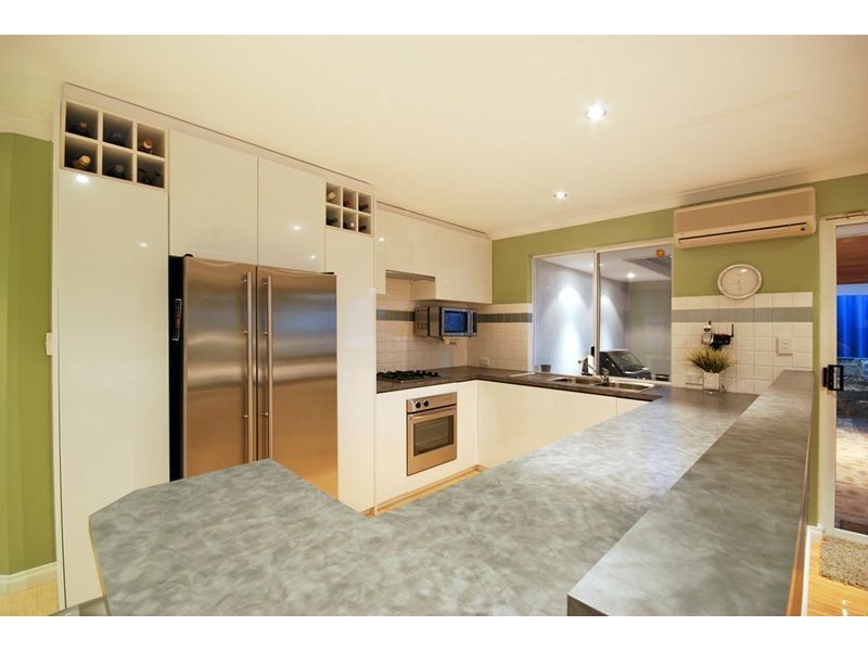 6 Templar Place, Currambine WA 6028