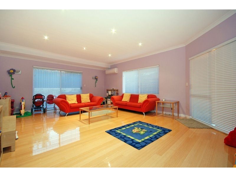 6 Templar Place, Currambine WA 6028