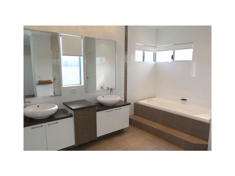 11 Spitfire Avenue, Burns Beach WA 6028