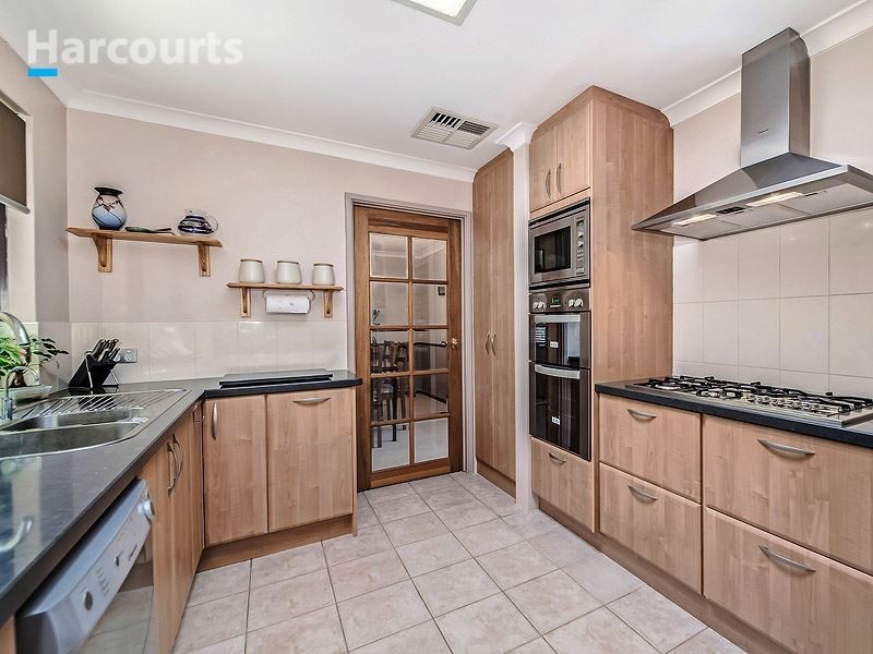 27 Periwinkle Road, Mullaloo WA 6027