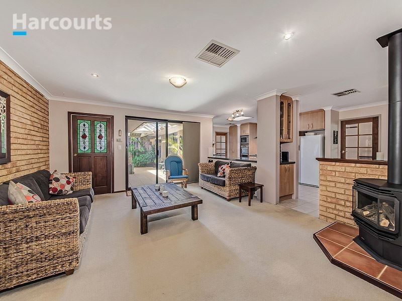 27 Periwinkle Road, Mullaloo WA 6027