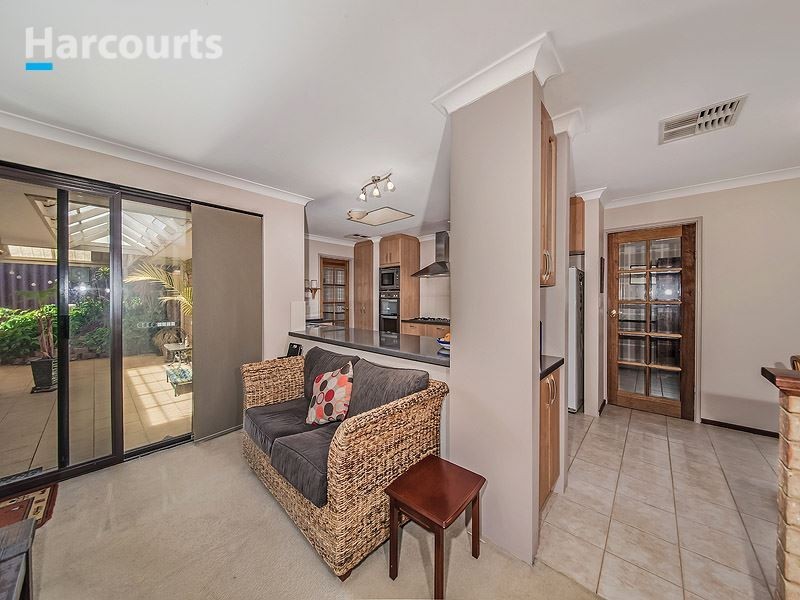 27 Periwinkle Road, Mullaloo WA 6027