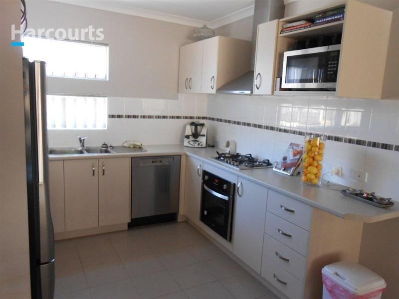 2 Denver Close, Currambine WA 6028