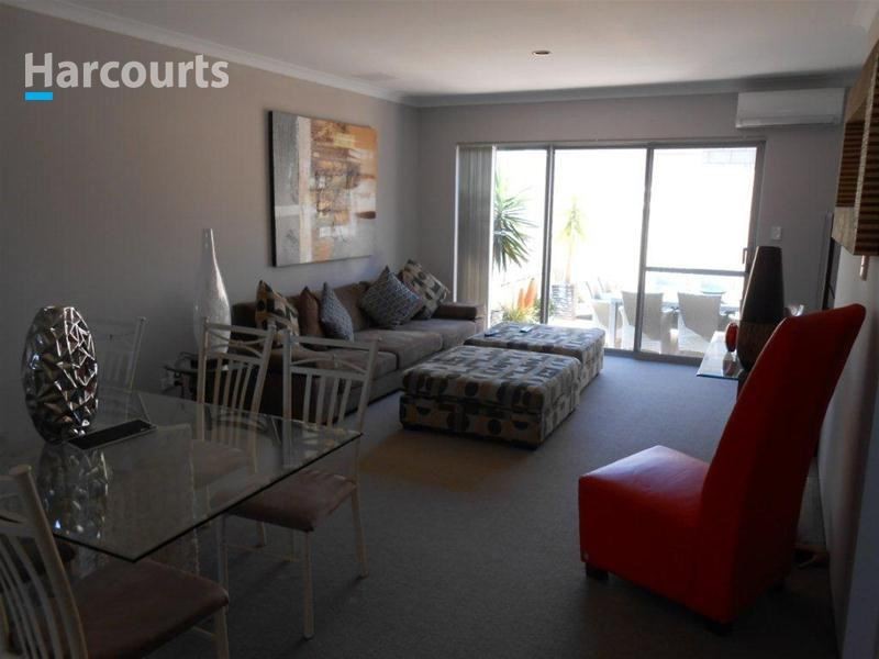 2 Denver Close, Currambine WA 6028