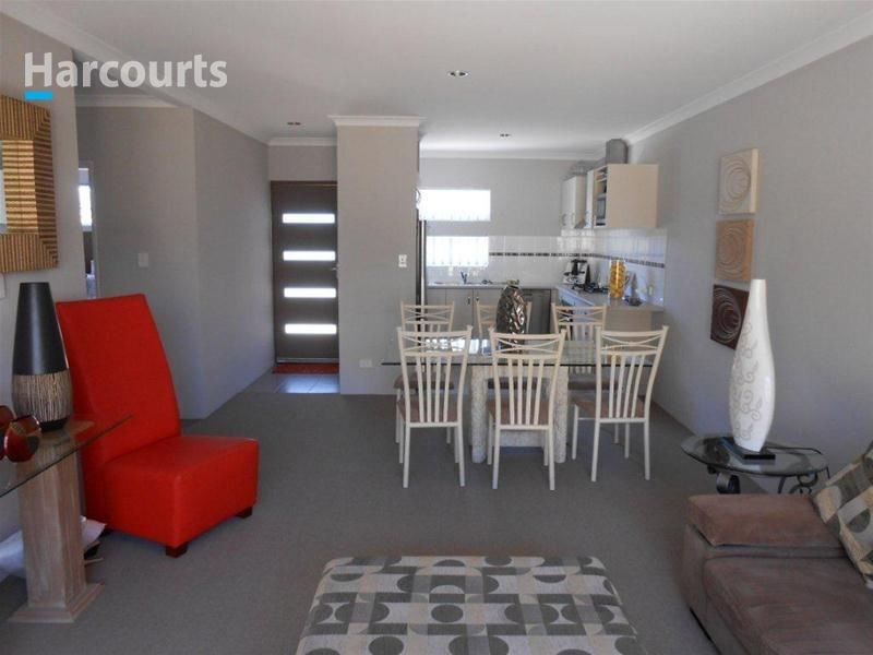 2 Denver Close, Currambine WA 6028