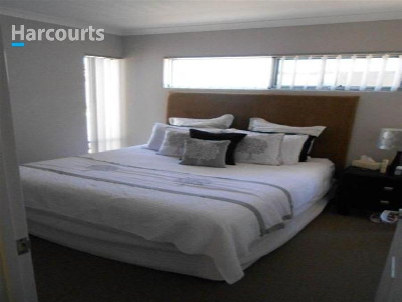 2 Denver Close, Currambine WA 6028