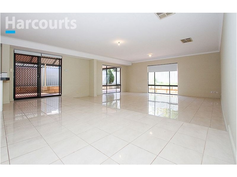 12 Cheriton Drive, Carramar WA 6031