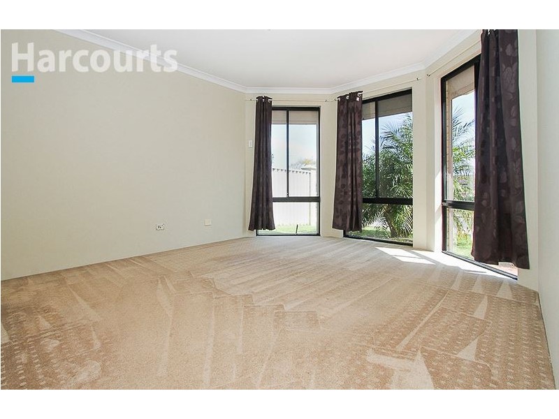 12 Cheriton Drive, Carramar WA 6031