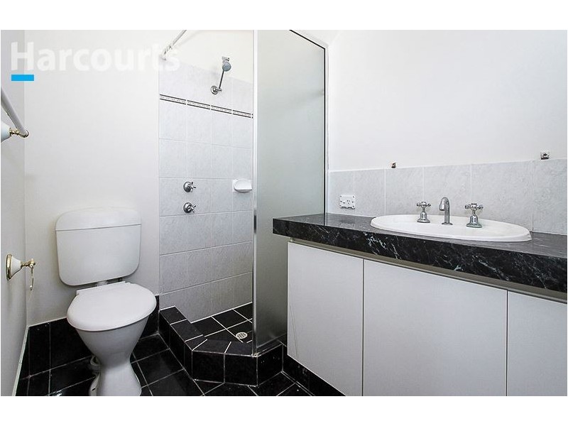 12 Cheriton Drive, Carramar WA 6031