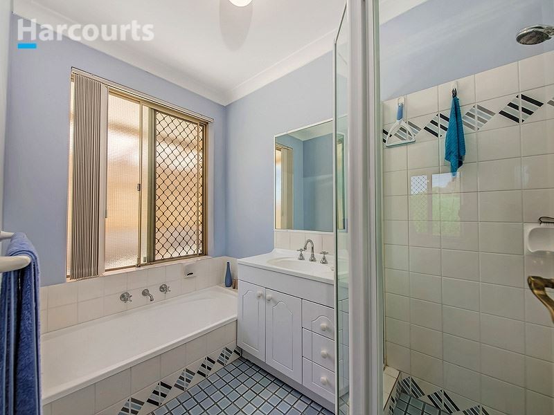 5 Lyons Place, Heathridge WA 6027