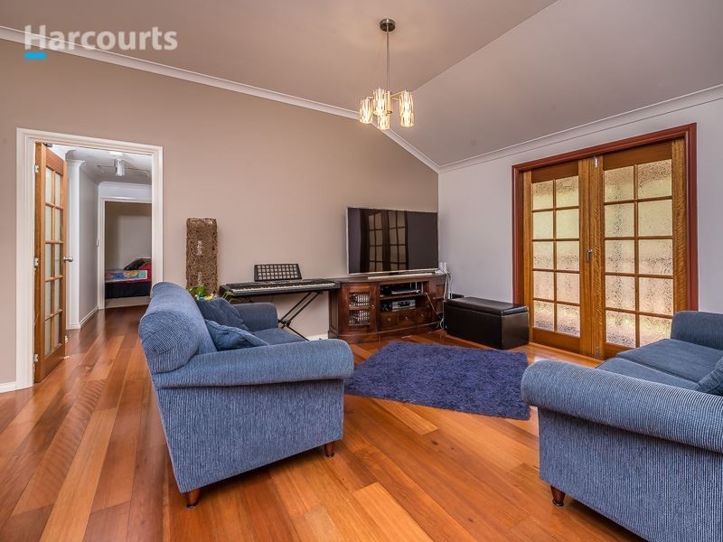 15 Brindle Close, Chittering WA 6084