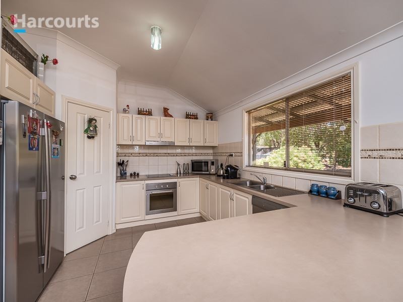 15 Brindle Close, Chittering WA 6084