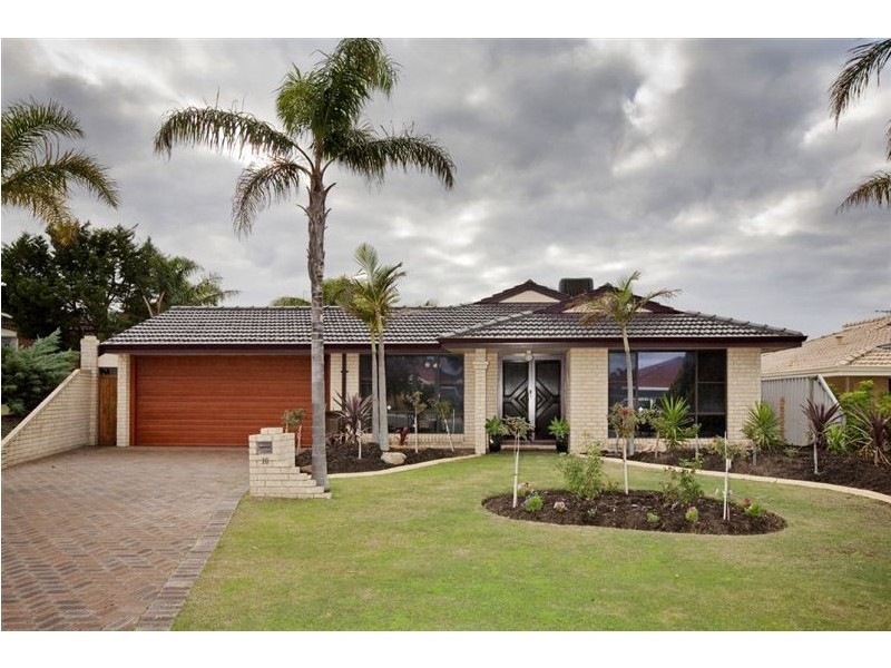 16 Blair Grove, Kinross WA 6028