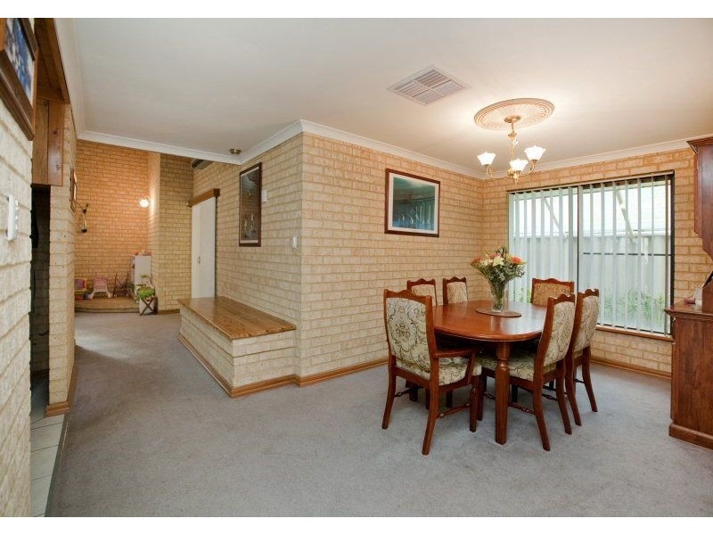 16 Blair Grove, Kinross WA 6028